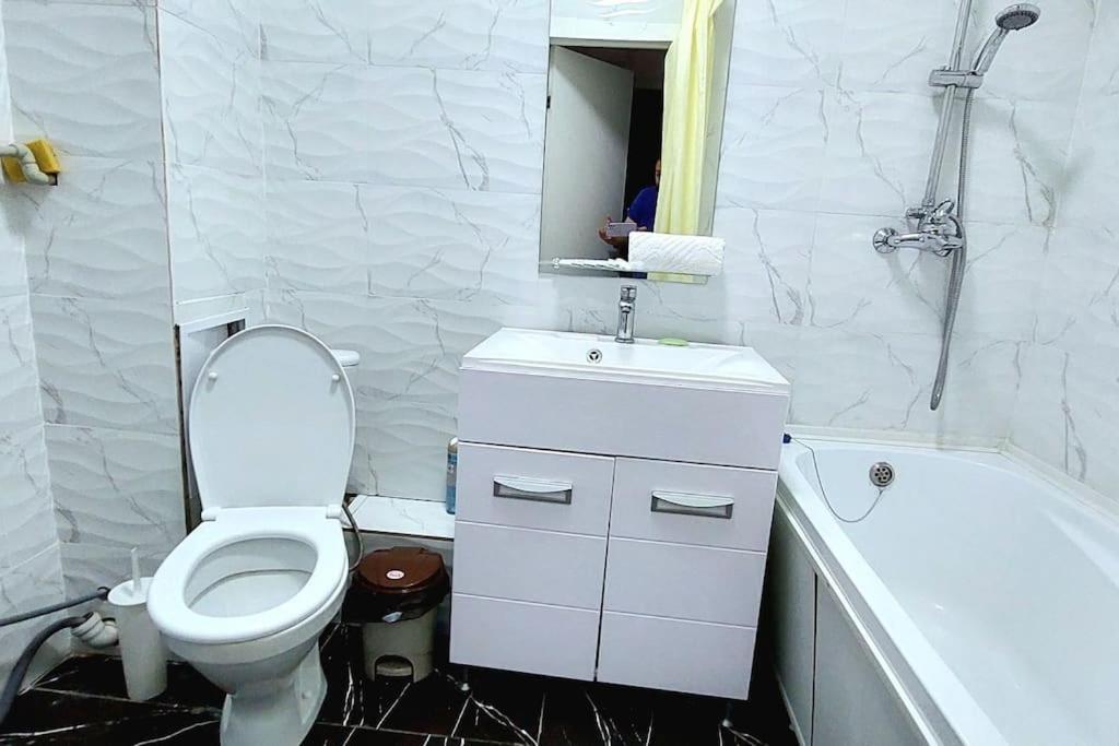 Apartamento Аэропорт 10 Минут Astaná Exterior foto